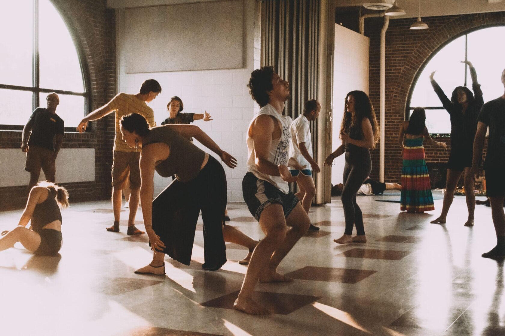 Séance d’Ecstatic Dance dans le Jura avec MARJÕA